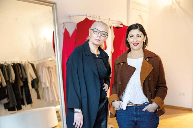 Modanın bohem prensesi Özlem Süer’le… Lezzetli kumaşlar ‘konuşan’ tarzlar