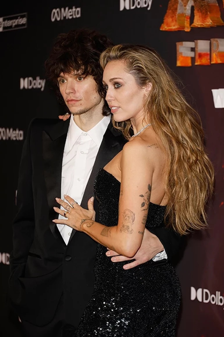 İlk kocası onu defalarca aldatmıştı… Yeniden evet dedi ama bu kez kaçarak evlenecek