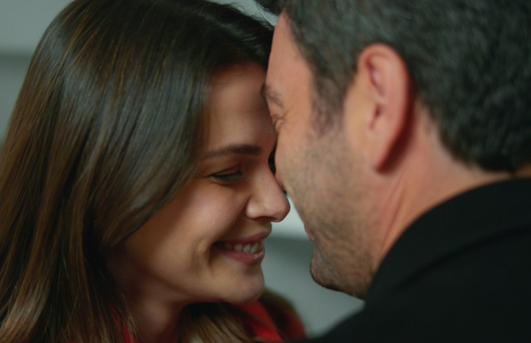 Aşk fırtınası Uzak Şehiri sardı