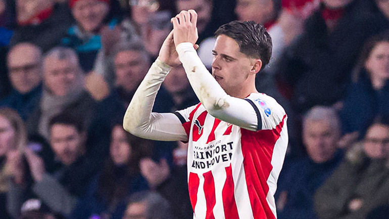 Fenerbahçenin gündeminde yer alan Joey Veerman için PSVden açıklama