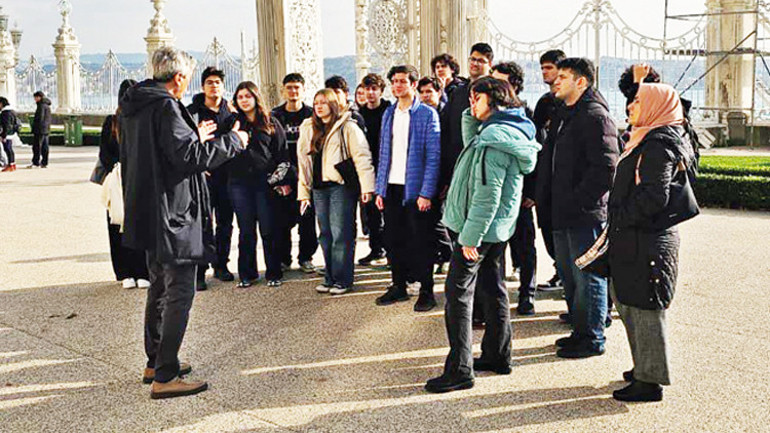 Sarayda tarih dersi... Dolmabahçe’de tarihi yolculuk