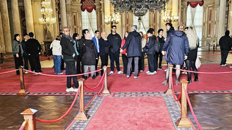 Sarayda tarih dersi... Dolmabahçe’de tarihi yolculuk