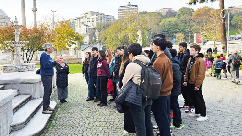 Sarayda tarih dersi... Dolmabahçe’de tarihi yolculuk