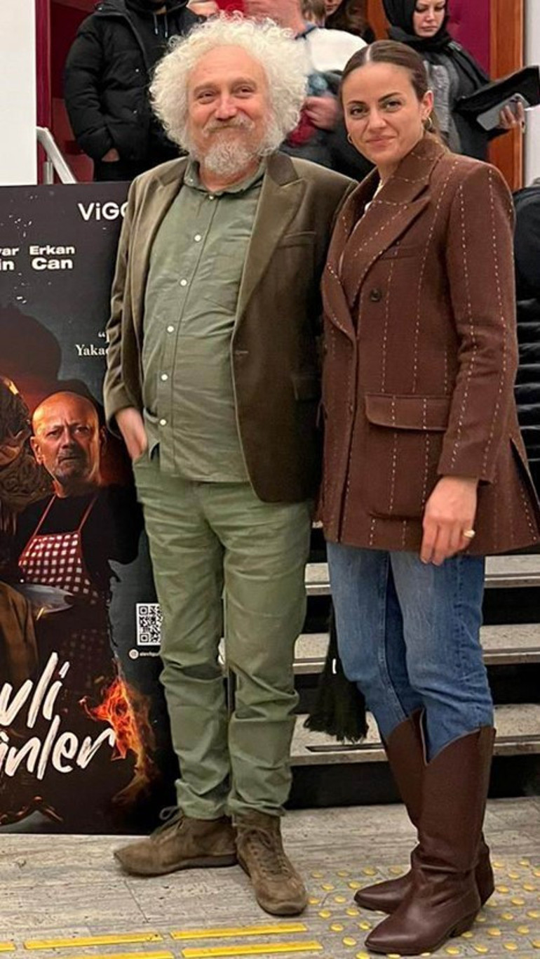 Ünlü çift sessiz sedasız evlenmiş...