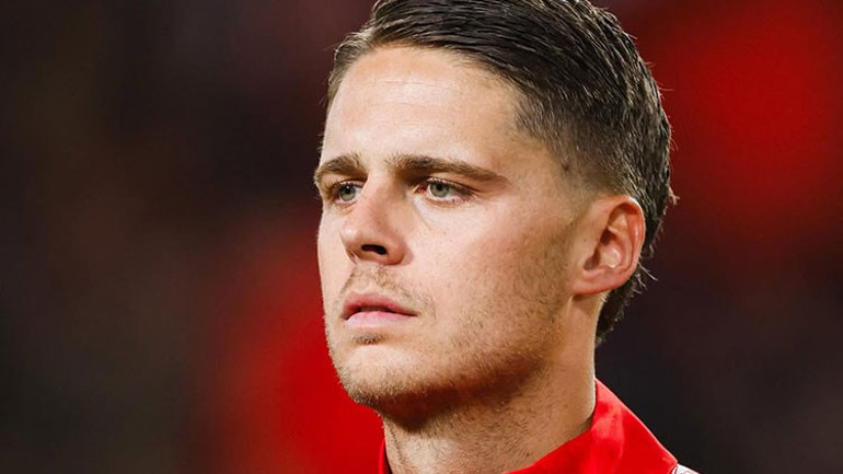Veerman, Fenerbahçenin transfer teklifini kabul etti Bonservis şartı açıklandı