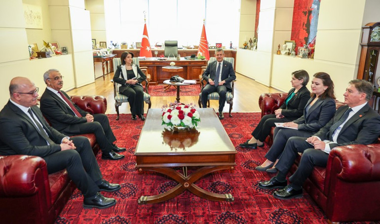 DEM Parti heyetinden CHPye ziyaret