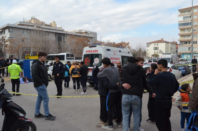 Liseli genç, motosiklet kazasında hayatını kaybetti