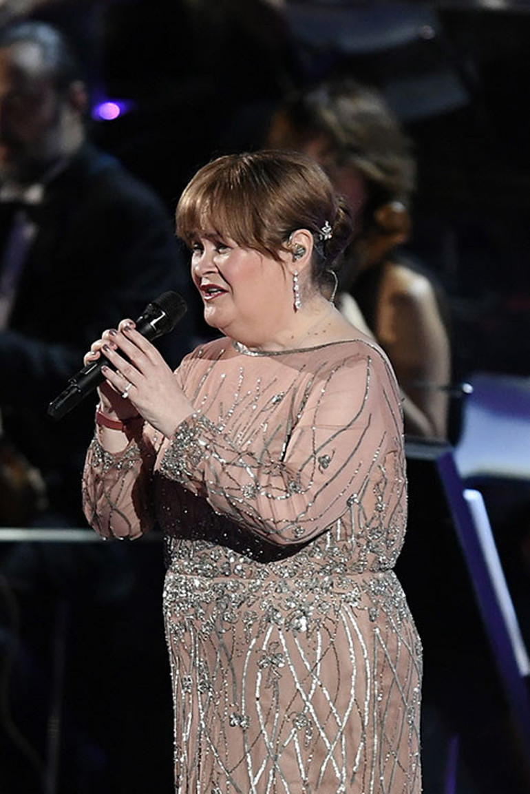 Bir yarışmayla şöhret ve servet kazanmıştı.. Çoktan milyoner oldu ama hala yoksul mahallesinde oturuyor