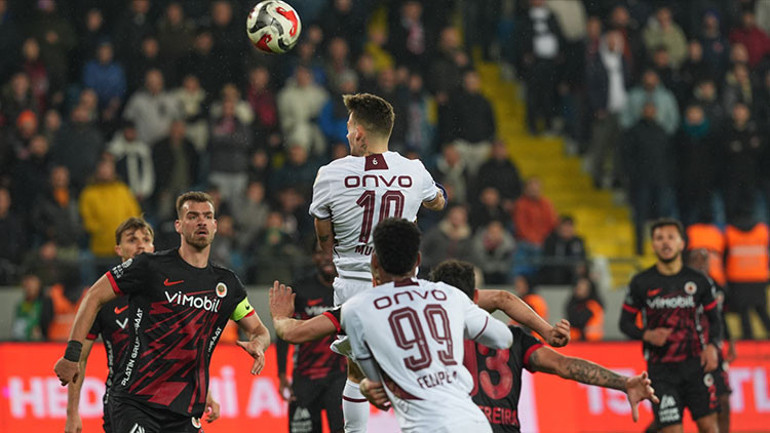 Gençlerbirliği-Trabzonspor maçı tarihe geçti: Süper Ligde 14 yıl sonra bir ilk yaşandı
