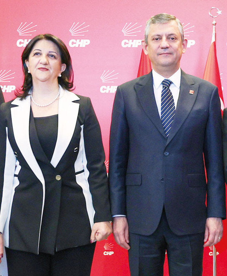 AK Partili milletvekilleri ekranlara çıkmalı