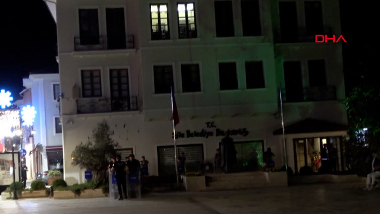  22 kişi gözaltına alındı