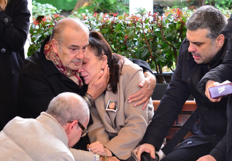 Anne ve babanın en zor vedası Leyla Mizrahi son yolculuğuna uğurlandı