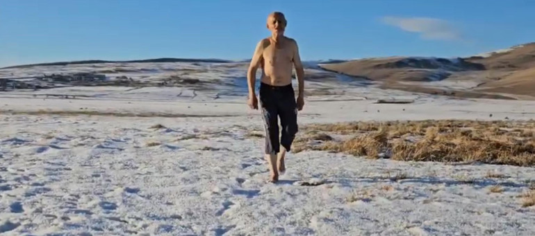 78 yaşındaki adamın sağlığı için yaptığı hayrete düşürüyor