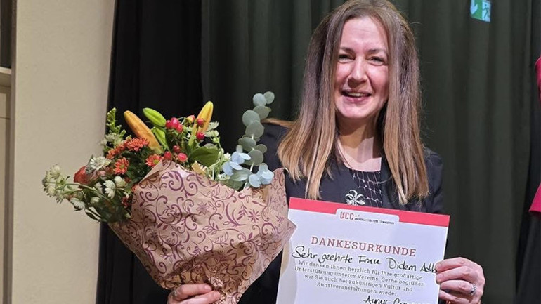 Köln’de kadına şiddet farkındalığı