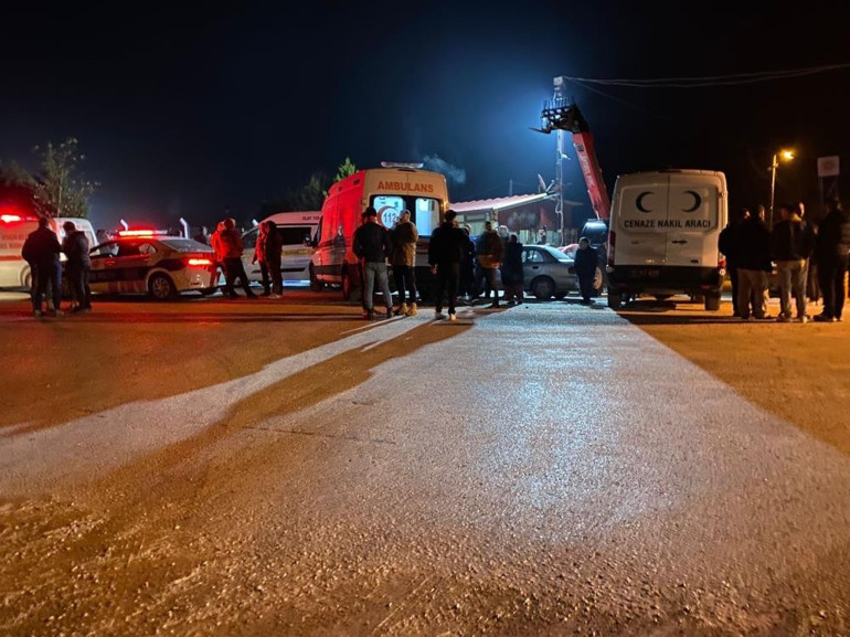 Çanakkalede korkunç olay Eski karı koca silahla vurularak öldürüldü