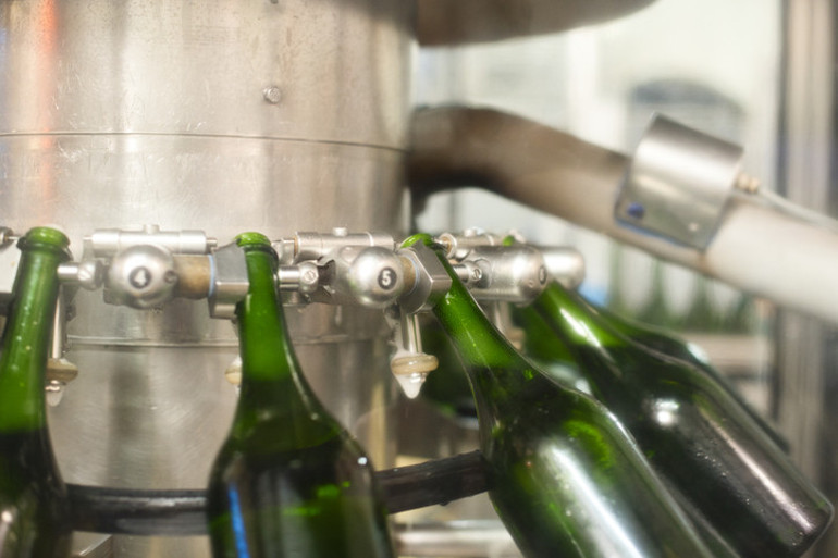 Ülkenin dört bir yanında on binlerce litre sahte içki ele geçirildi Bütün organlara zarar veriyor, ölüm oranları da çok yüksek... İşte bilmeniz gerekenler