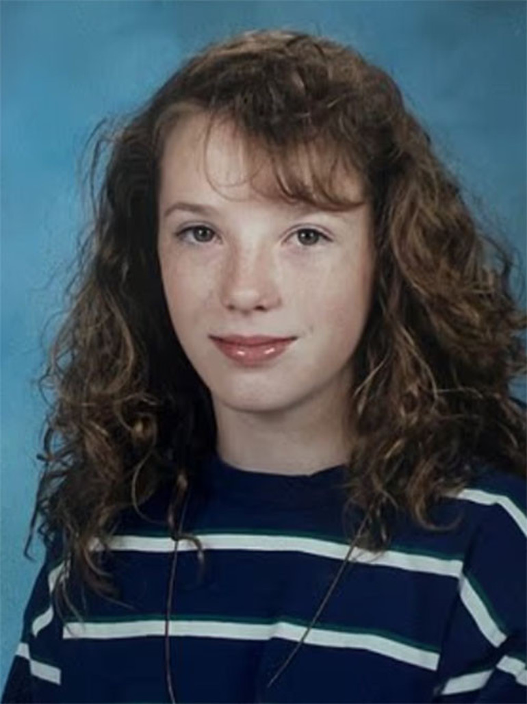 Yıldız şarkıcının hayatı alt üst oldu: Tacize uğrayıp hamile kaldım... 12 yaşında onu doğurup evlatlık verdim