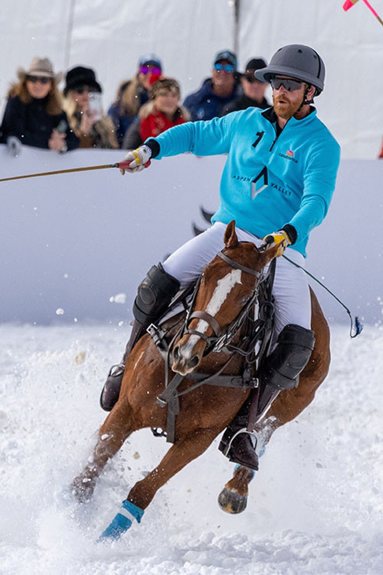 Babasını beklemedi, unvanını kendisi attı... Haydi bakalım... Şimdi oturup veliaht ağabeyim düşünsün