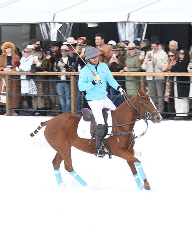 Babasını beklemedi, unvanını kendisi attı... Haydi bakalım... Şimdi oturup veliaht ağabeyim düşünsün