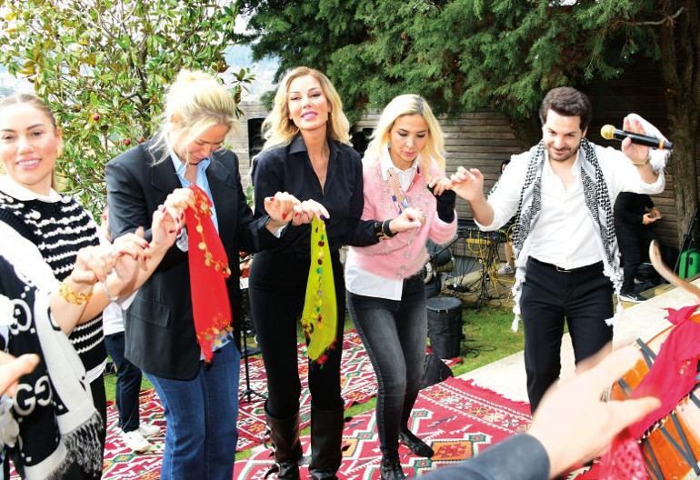 Diva, Dada’da mest etti