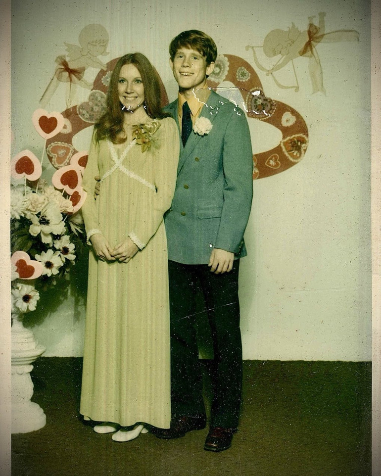 Lisede tanıdığı o güzel kıza vuruldu, gözü başkasını hiç görmedi… 50 yıl bir yastığa baş koydular