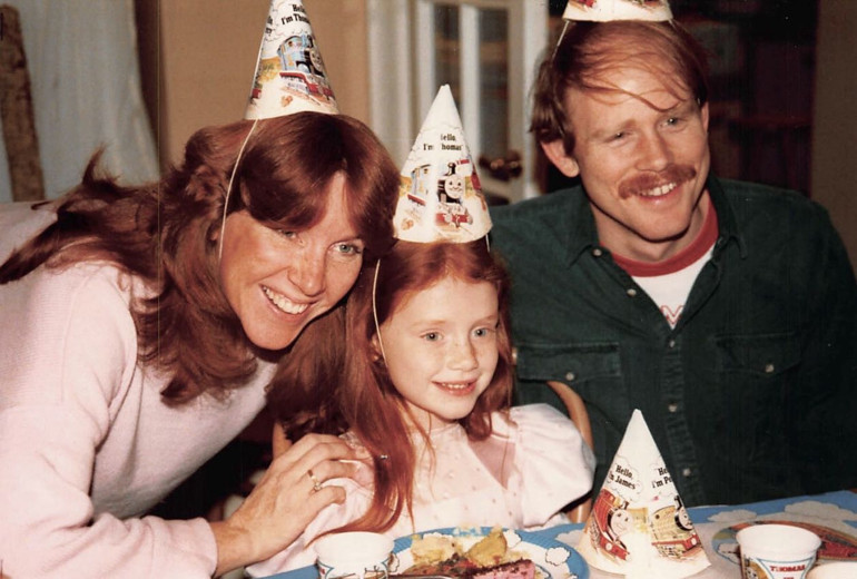 Lisede tanıdığı o güzel kıza vuruldu, gözü başkasını hiç görmedi… 50 yıl bir yastığa baş koydular
