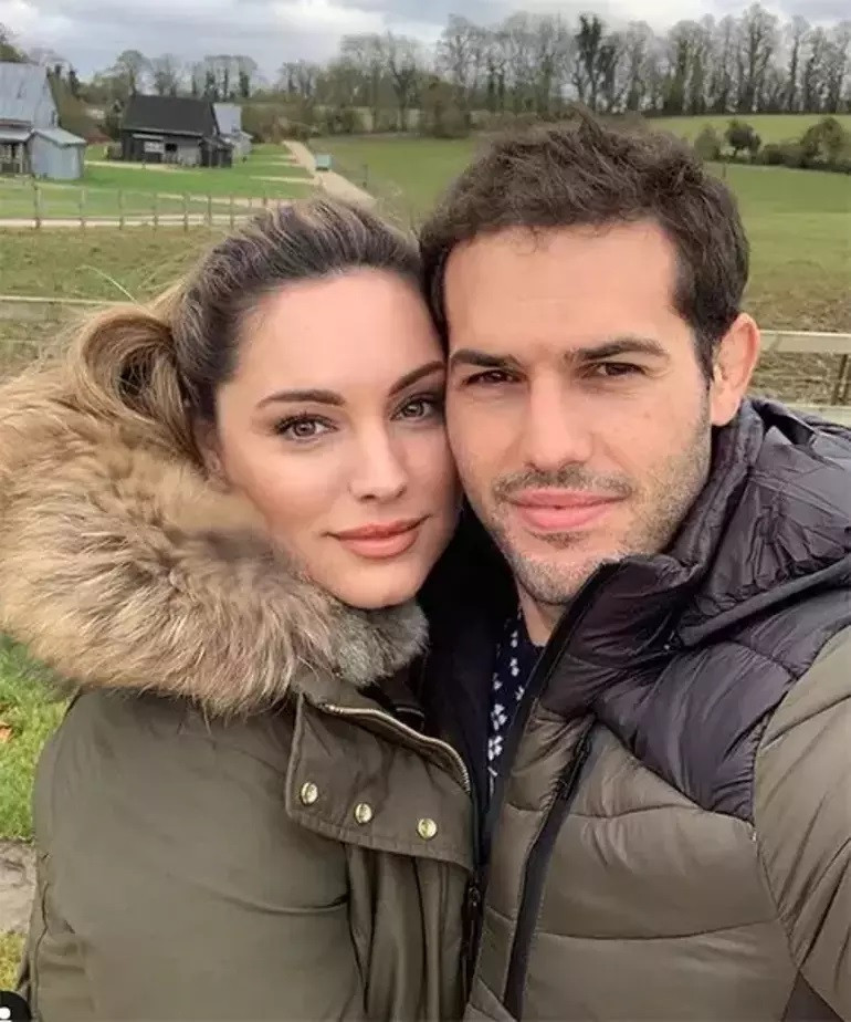 ‘Ben artık evliyim, oyunculuk yapamam’ demişti… Şöhret meğer ne de tatlıymış Önce televizyona sonra da modelliğe geri döndü