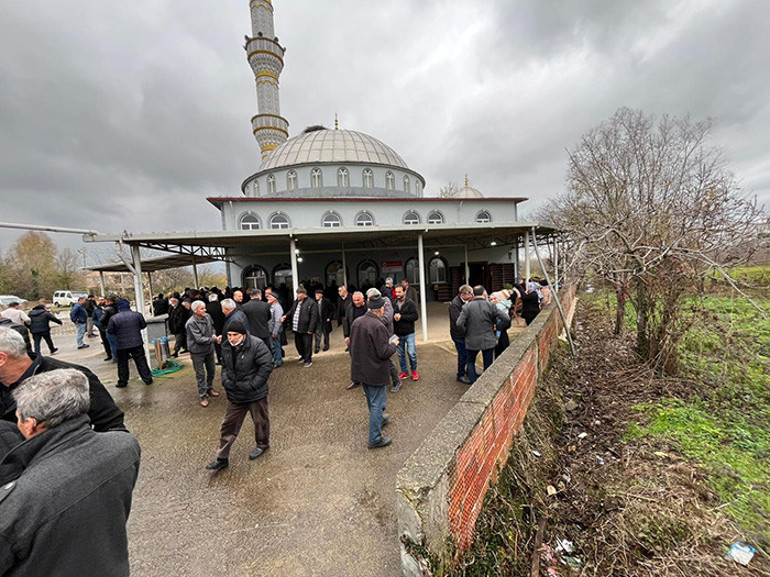 Denize açıldıktan sonra kaybolmuştu: Bir yıldır iz yok Balıkçı için gıyabi cenaze namazı kılındı