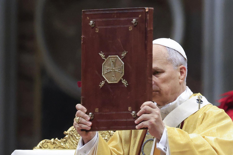 Papa 14. Leo, Vatikanda ilk kez Noel ayini yönetti