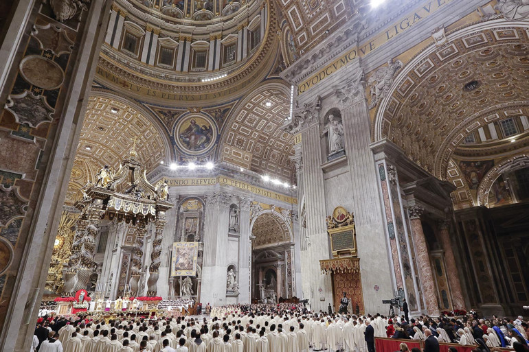 Papa 14. Leo, Vatikanda ilk kez Noel ayini yönetti