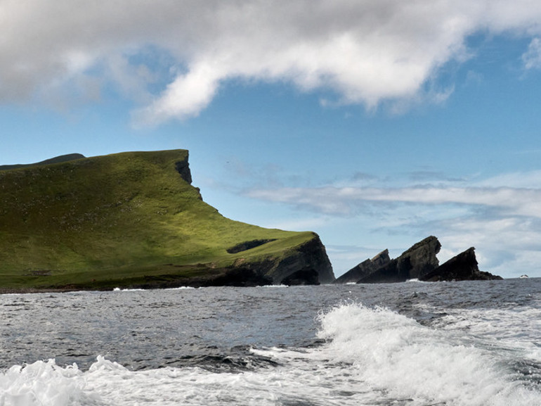 Takvimlere meydan okuyan ada: Noel’i 6 Ocak’ta kutluyorlar
