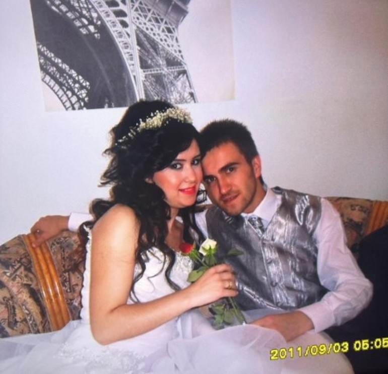 Sevdiği adamın kapısına dayanıp otomobille kaçırdı... Evli çift, içlerinde kalan ukdeyi 15 yıl sonra gerçekleştirdi