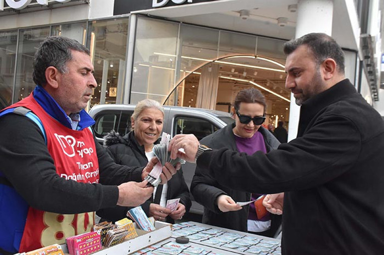 Daha önce büyük ikramiye bu ilde çıkmıştı: Rüyasında görüp rakamları soruyorlar Buna göre bilet seçiyorlar