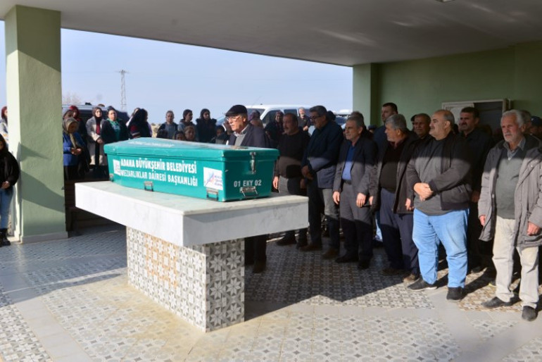 İki çocuğu öldürülen annenin yürek yakan feryadı Ağızlarına yastık bastırıp vurmuş