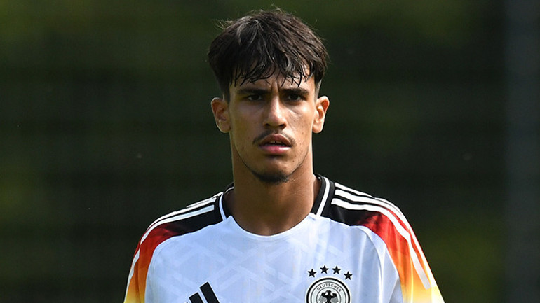 Galatasaraydan sürpriz transfer hamlesi: İstanbula geldi, Metin Oktay Tesislerini gezdi