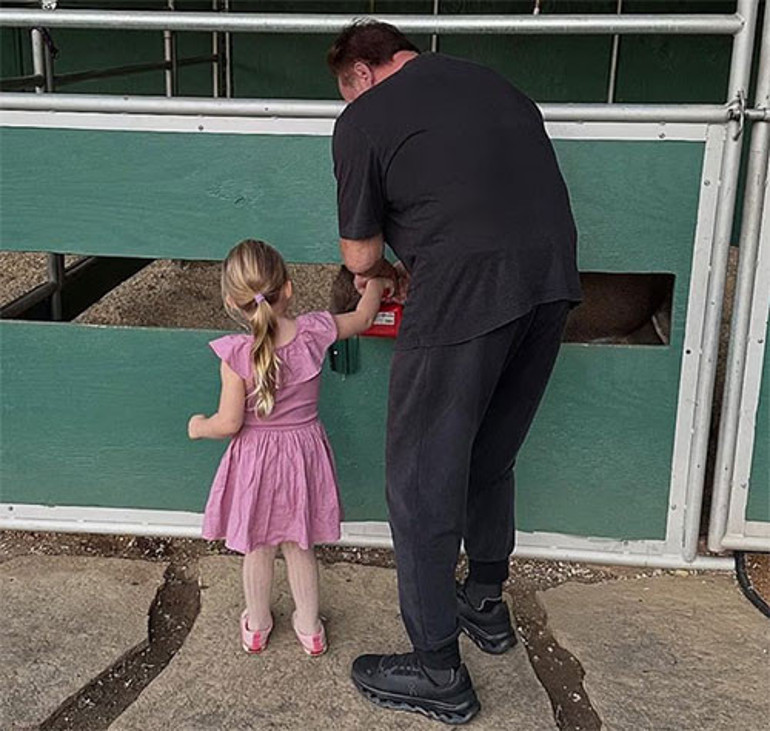  İstediğin kadar ihanet et, yuvanı yık... Dönüp dolaşıp geleceğin yer torunlarının yanıdır