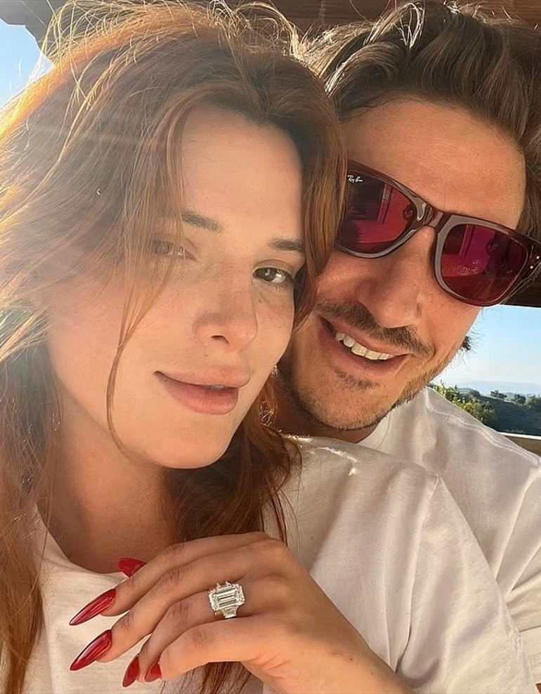 Nişanlanırken sevgilisi ona 5 ayrı yüzük birden almıştı… İki yıl geçti hala evlenmeye niyeti yok