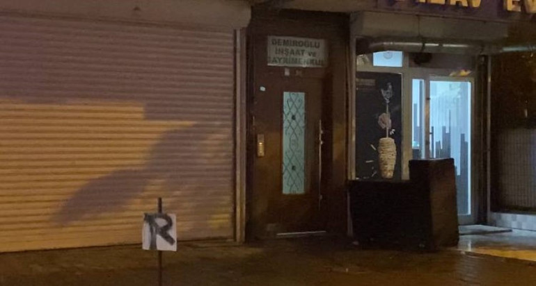 Alacak verecek tartışmasında arkadaşını silahla vurdu