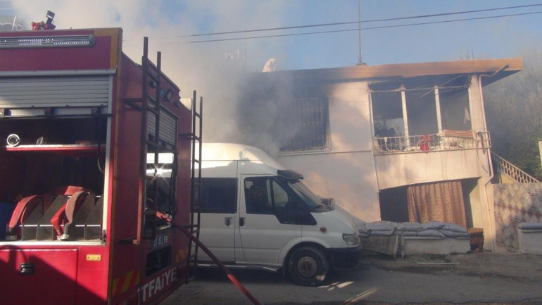 Mersinde kahreden olay Evde çıkan yangında 2 çocuk hayatını kaybetti