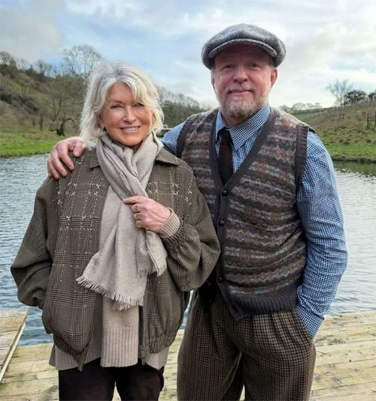 Eski karısından kurtardığı muhteşem evinde yeni karısıyla mutlu, mesut yaşıyor Bir görseniz buranın havası mis gibi