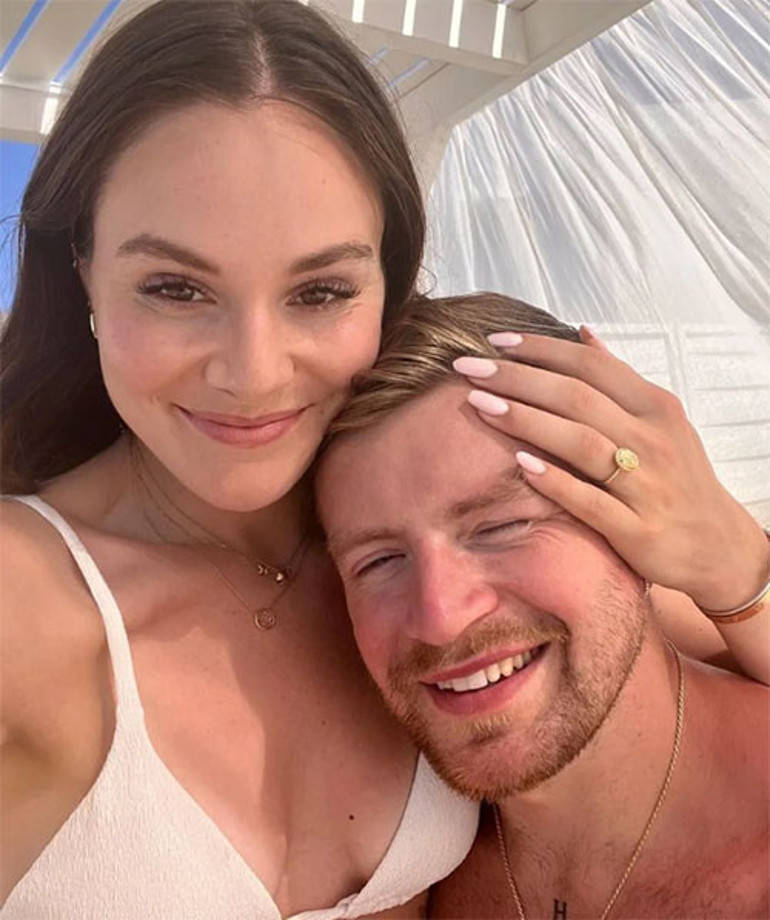 Ünlü şef kızını evlendirdi... Gülsün mü ağlasın mı bilemedi... Karlar prensesi gibi gelin oldu