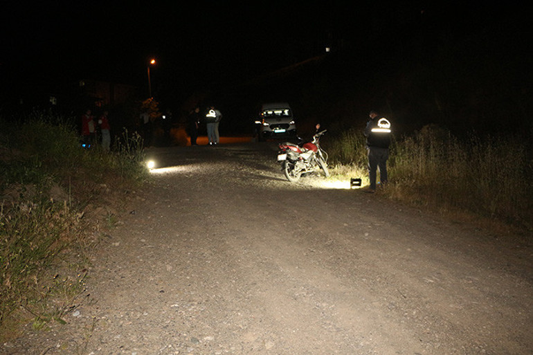  Markette el işaretiyle yardım çağrısında bulunmuş