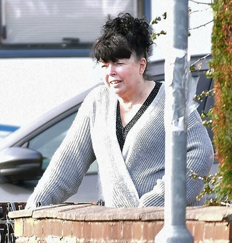 Ünlü şef kızını evlendirdi... Gülsün mü ağlasın mı bilemedi... Karlar prensesi gibi gelin oldu