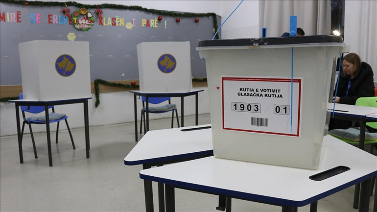 Kosova, erken genel seçimde sandık başında