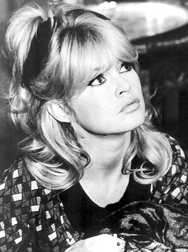 Sinemanın efsane yüzü Brigitte Bardot hayatını kaybetti
