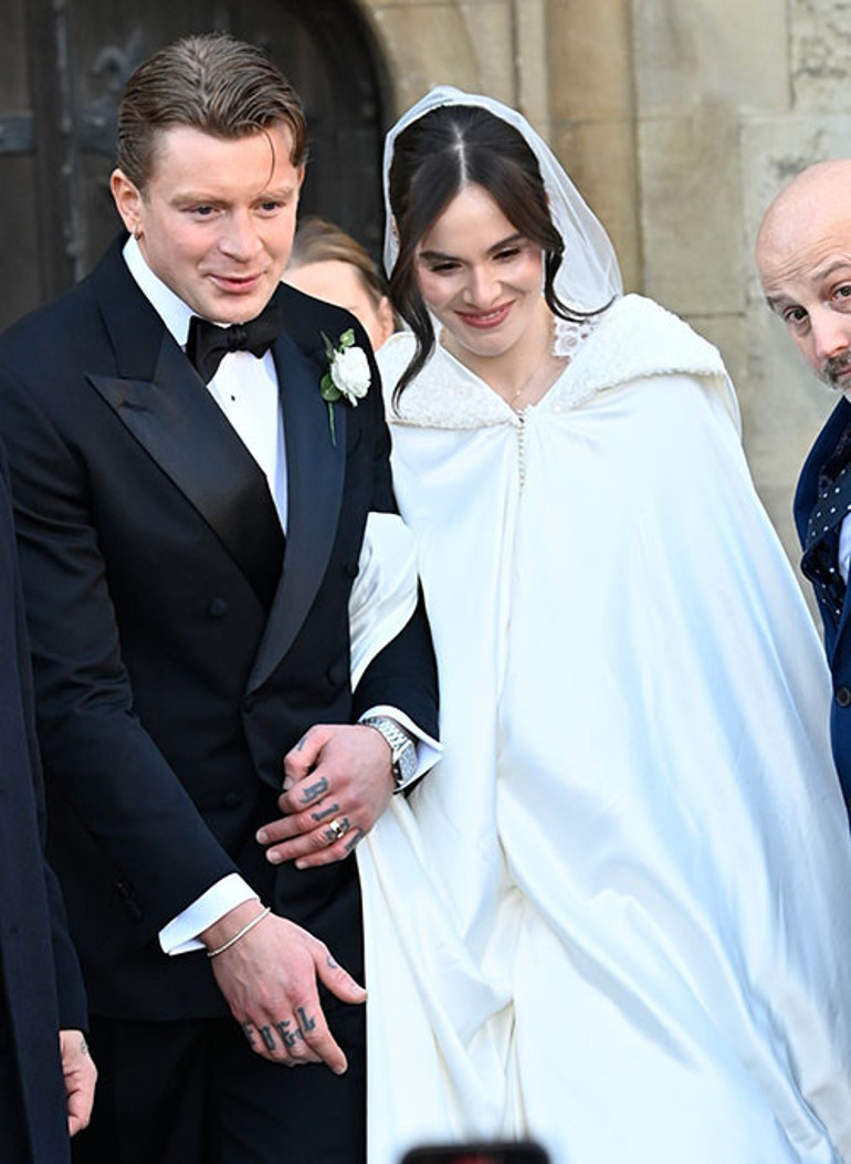 Gelin değil sanki eve düşen yıldırım... Kocası onun uğruna kendi ailesini kenara itti