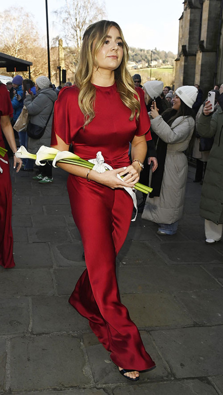 Gelin değil sanki eve düşen yıldırım... Kocası onun uğruna kendi ailesini kenara itti