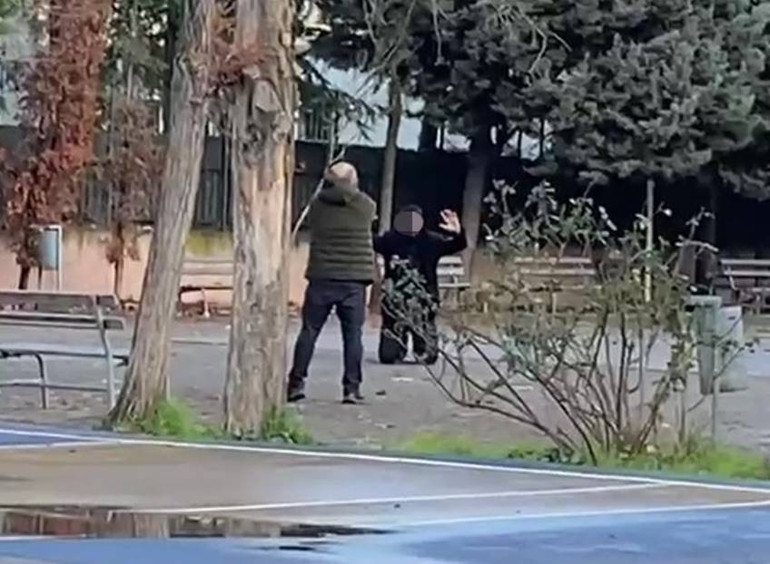 Lisede baba dehşeti Kızını rahatsız ettiği iddiasıyla öğrenciyi silahla rehin aldı