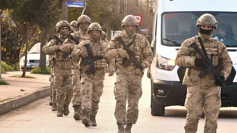  ‘Çocuklara yazık, teslim olun’ çağrısına ateşle cevap verdiler