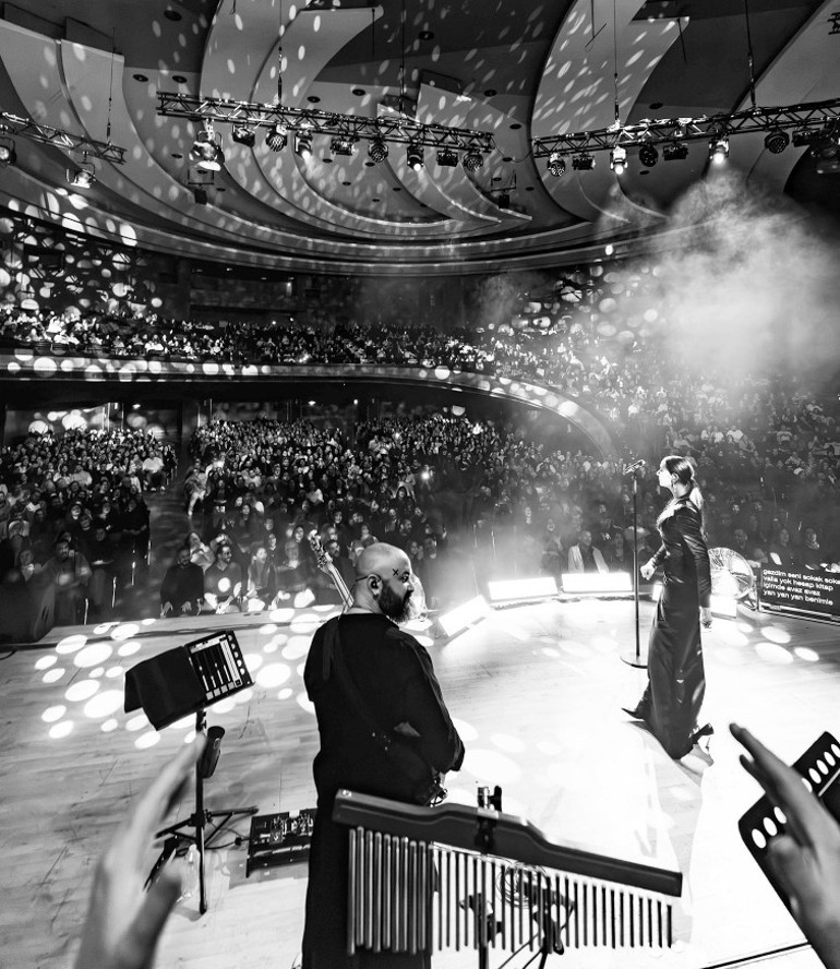 Beethoven salonunda Sıla şarkıları